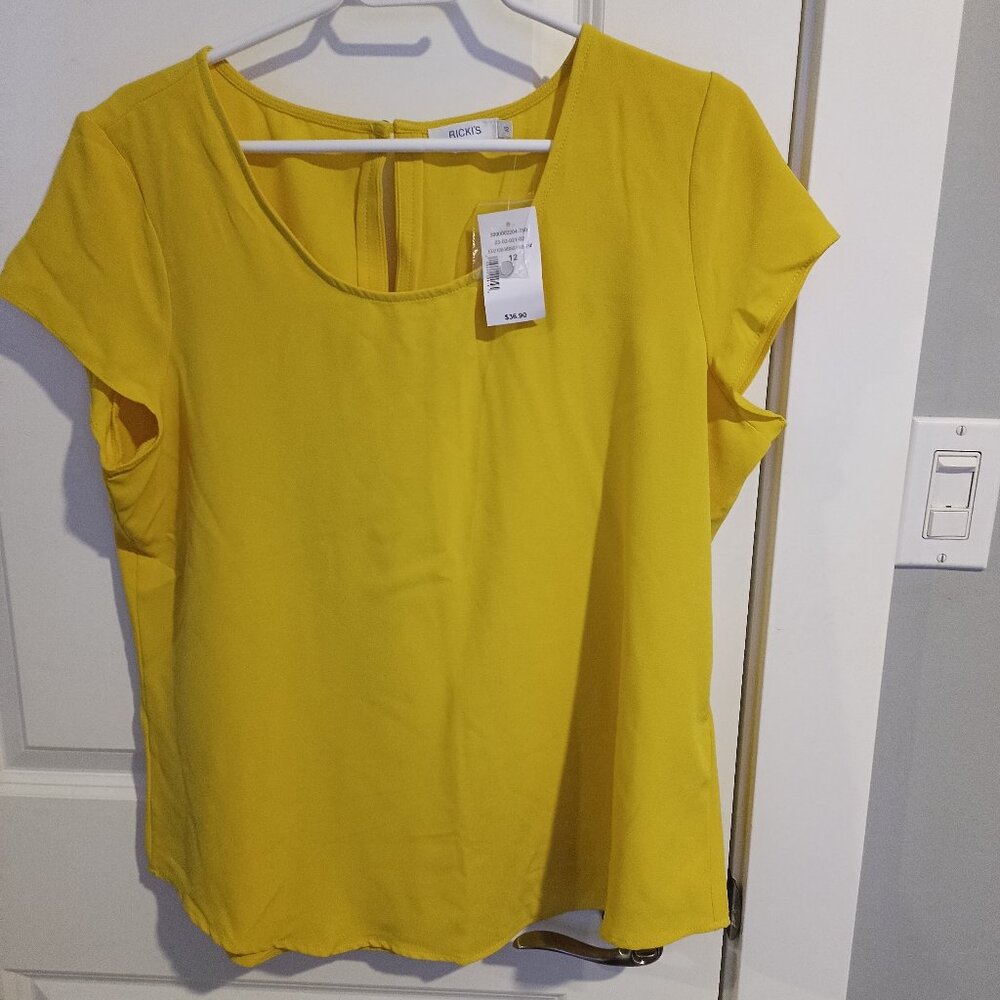 Ricki's Women's Golden Yellow Sleeveless Blouse Size Large